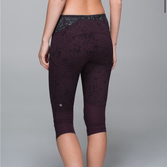 *EUC* Rare Lululemon Stash It Crop Full-On Luxtreme in Star Crushed Black Cherry - Picture 4 of 16